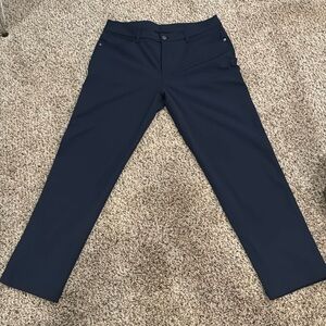 The Lululemon ABC pant Classic fit blue 32/30 inseam is actually 28 inches.